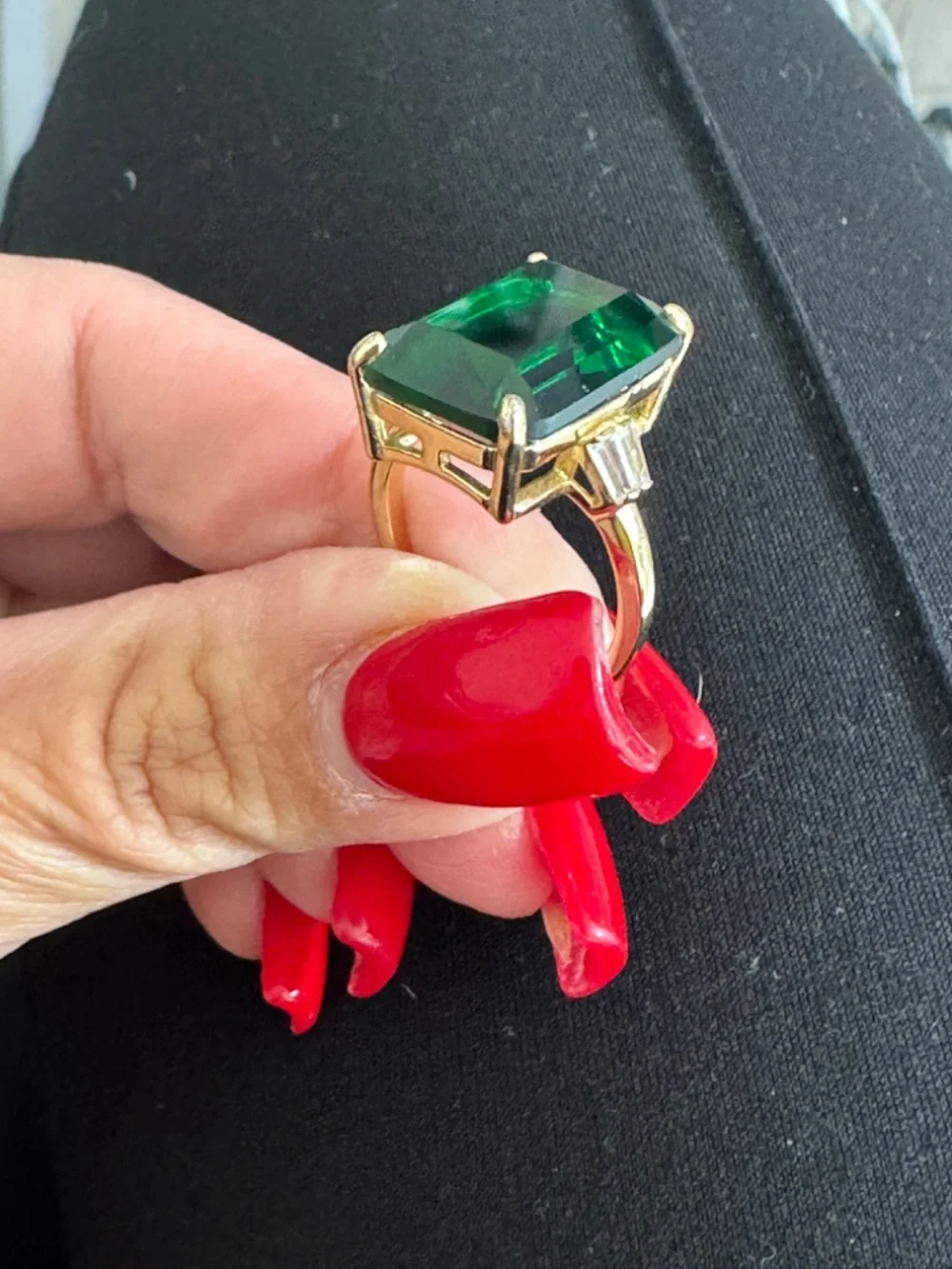 Green Statement Fashion Gold Tone Ring- Size 9